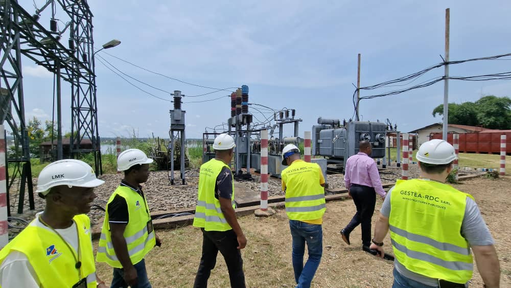 Chantier de construction de route en République Démocratique du Congo